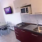 Poolside Comfort In A Prestigious Location بيبيوني