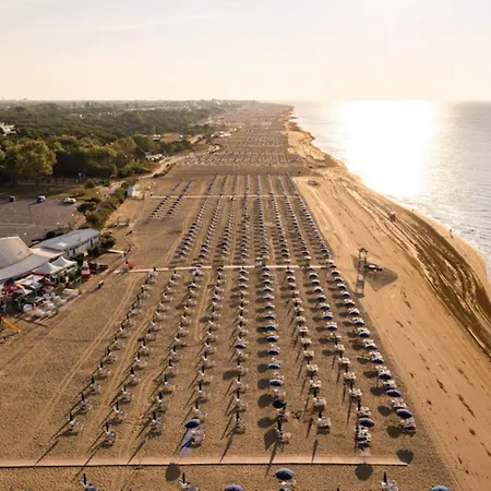 Poolside Comfort In A Prestigious Location