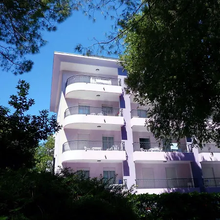 דירה Poolside Comfort In A Prestigious Location *