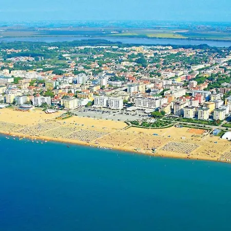 Apartment Poolside Comfort In A Prestigious Location *