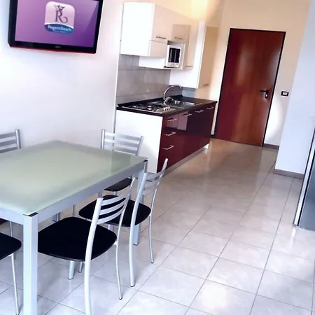 Poolside Comfort In A Prestigious Location * Bibione