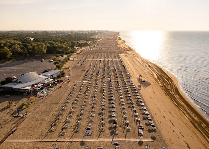 Poolside Comfort In A Prestigious Location *